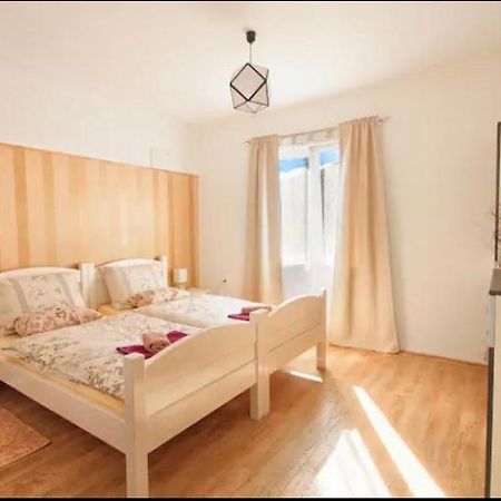 Rooms Bobic Licko Petrovo Selo Kültér fotó