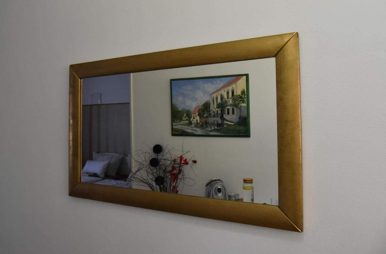 Rooms Bobic Licko Petrovo Selo Kültér fotó
